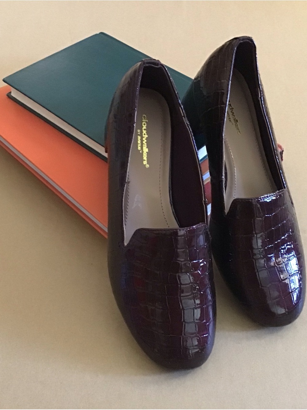 Cloudwalkers By Avenue  Size 8W Faux Crocodile Slip-on Loafers Dk Burgundy Brown